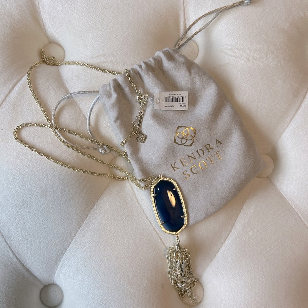 NWT Kendra Scott Long Pendant Necklace